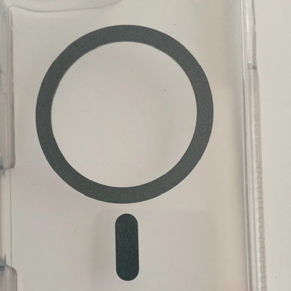 Transparent MagSafe-Compatible Phone Case - Picture 3 of 6